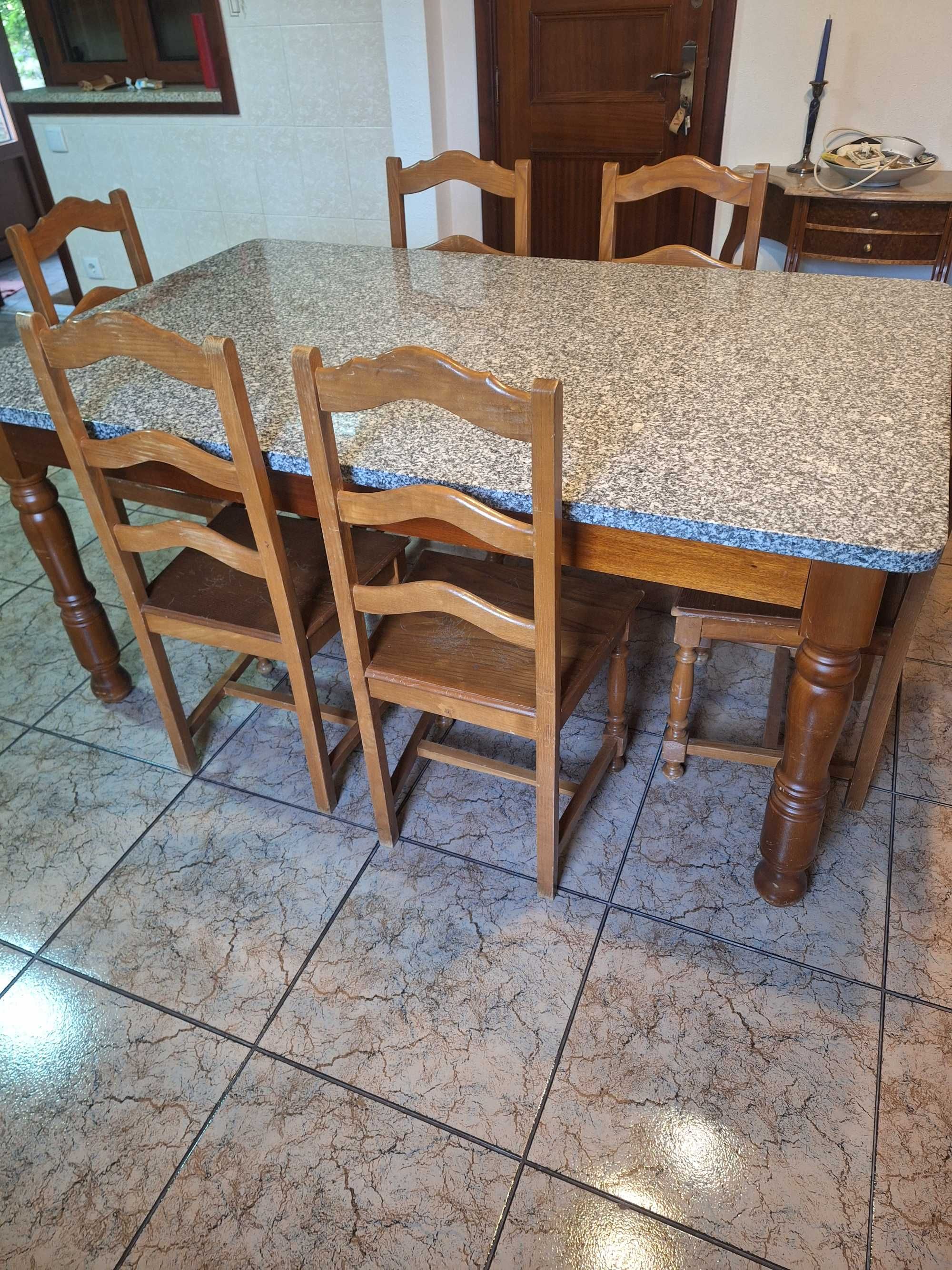 Mesa de cozinha com 6 cadeiras