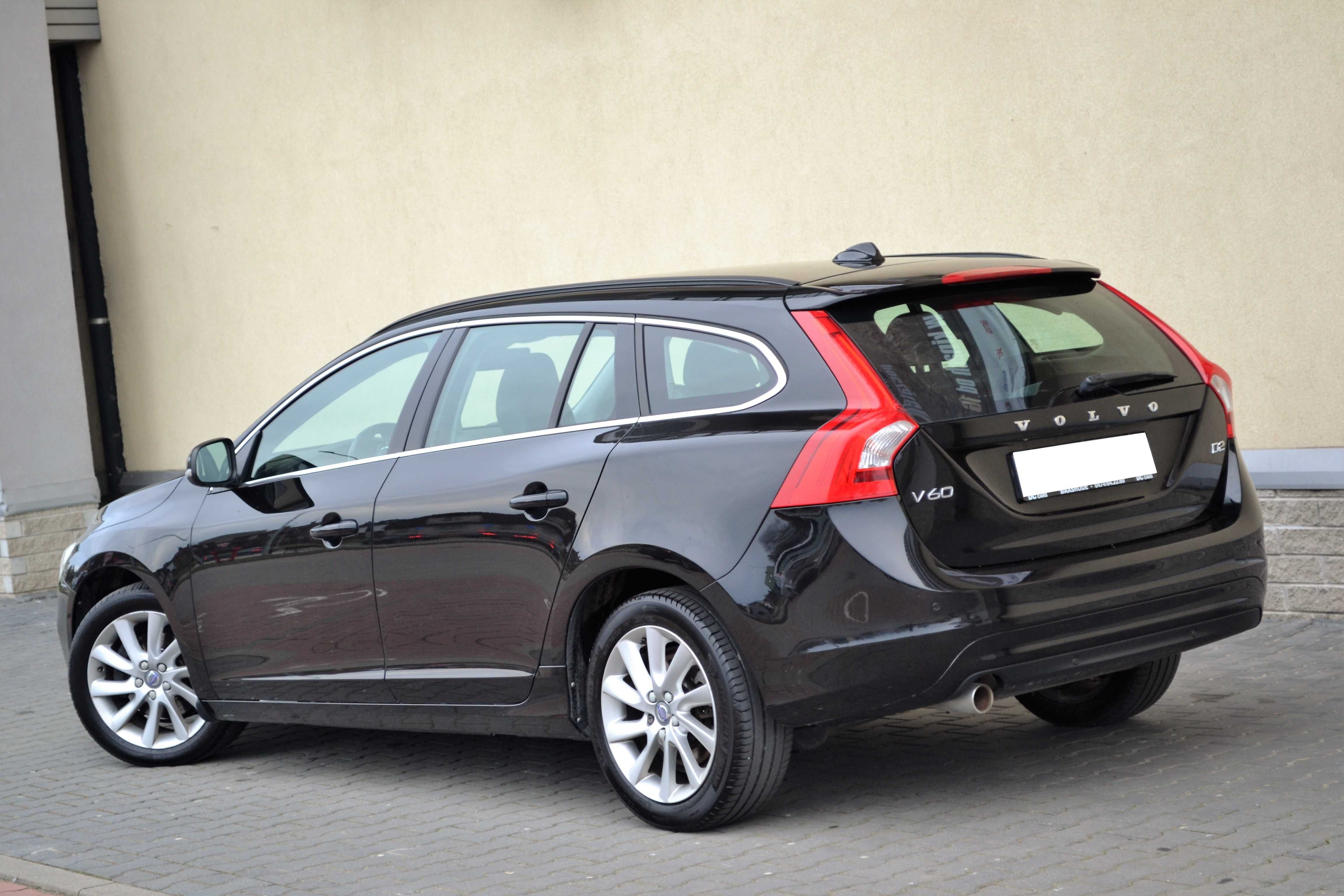 Volvo V60 Lift 2.0D 120KM**Navi**Skóra**Czujniki park. P+T*Ekonomiczny