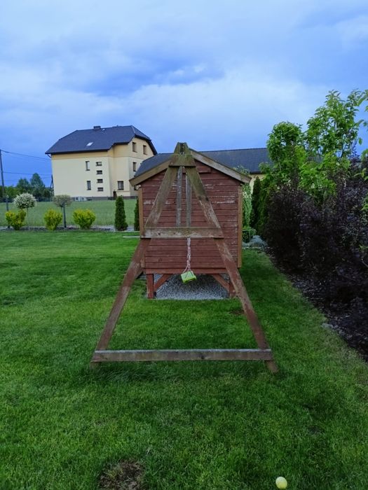 Domek drewniany dla dzieci huśtawka w zestawie