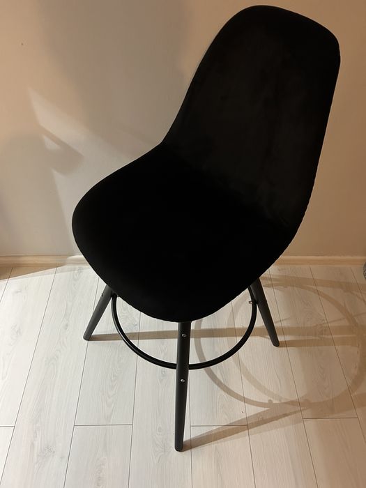 Hoker czarny welur loft