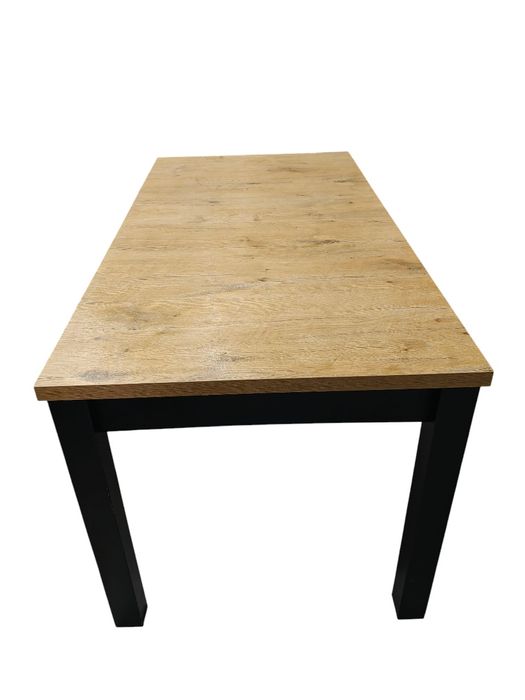 Stół rozkładany z krzesłami