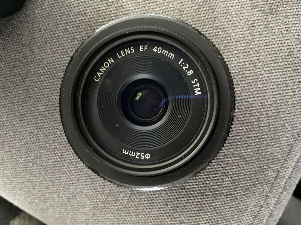 Canon 100 D i dwa obiektywy