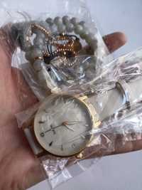 Zestaw biżuterii zegarek plus bransoletki, nowy