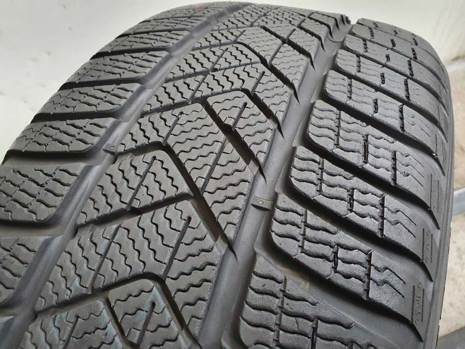 2x Pirelli  Sottozero 3  225/45r18  7mm