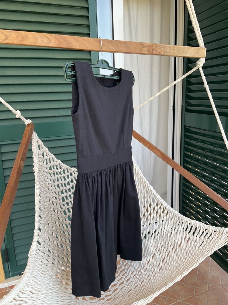 Vestido preto feito à medida (novo)