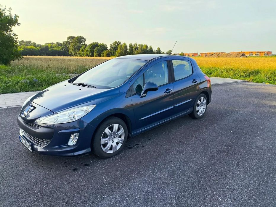 Peugeot 308 Świeżo po przeglądzie, długie OC , opony zimowe, bardzo dobry stan