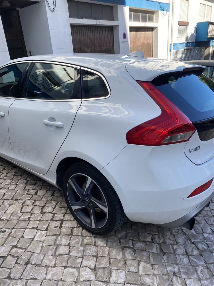 Volvo V40 R-design diesel automatico