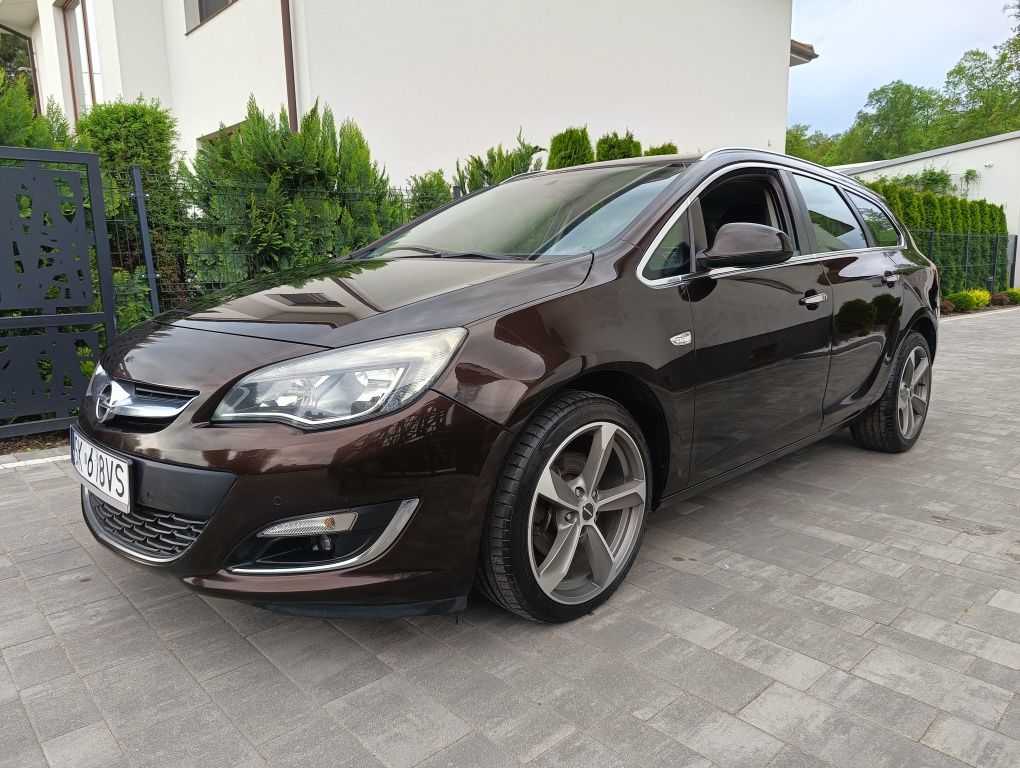 Opel Astra J 2012r