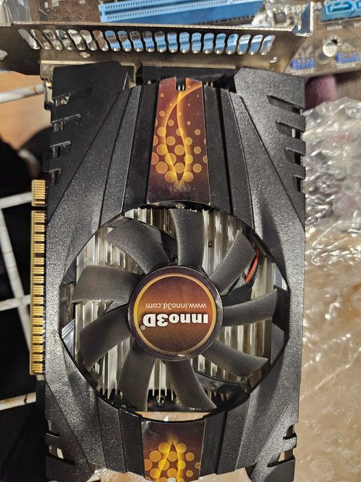 Старі комплектуючі комп'ютера DDR3 16gb, GT740, AMD Phenom X4 975 BE