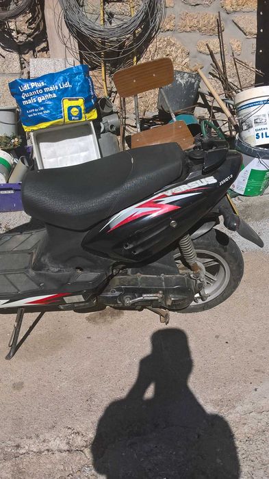 scooter             .