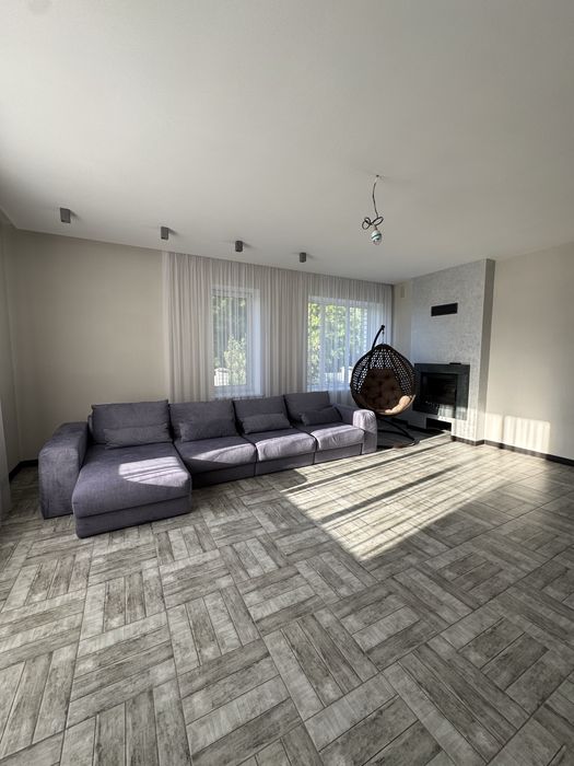 Продаж будинку з новим ремонтом