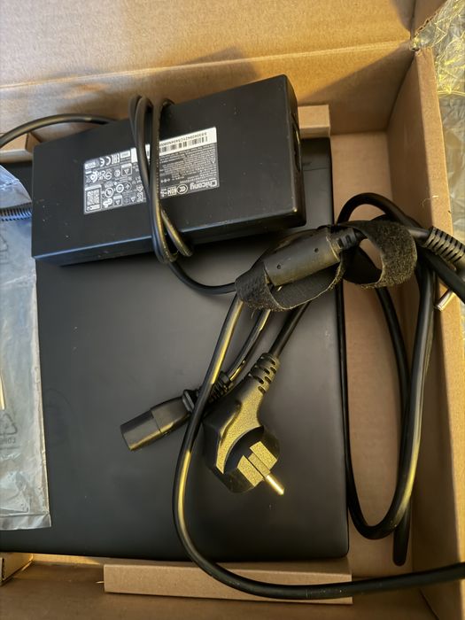 MSI CreatorPro M16/RTX 2000 Ada Generation/32GB