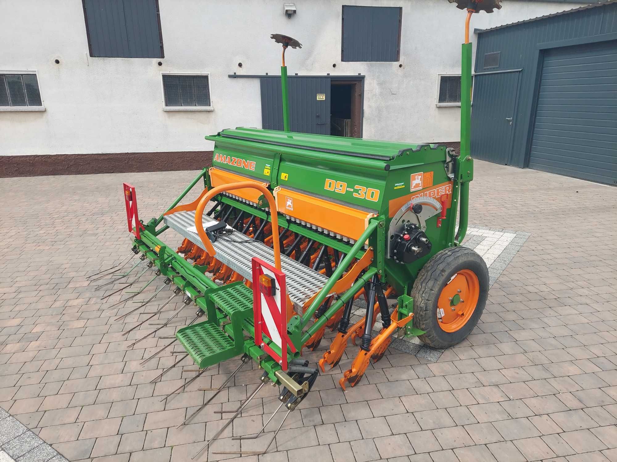 Siewnik AMAZONE  D8 SUPER  D9, szer.3m i talerzowy