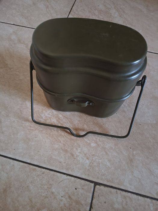 Menażka.  Wojskowa.