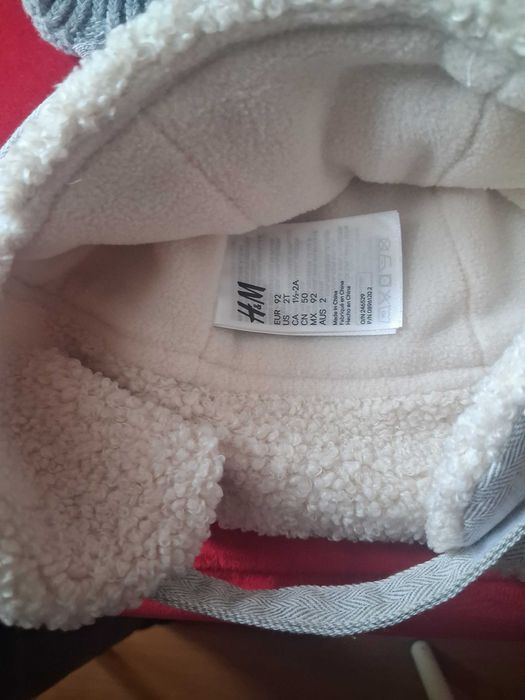 Dwie czapeczki chlopiece za 12 zł
