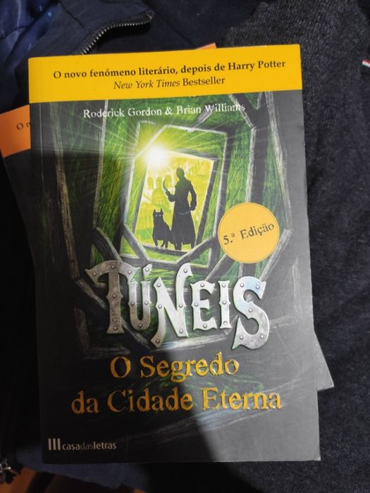 Livros Juvenis - Coleção Túneis; Ultímo Grimm