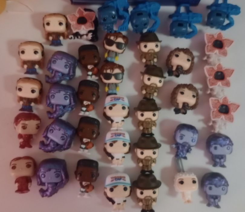 Stranger things Kinder joy