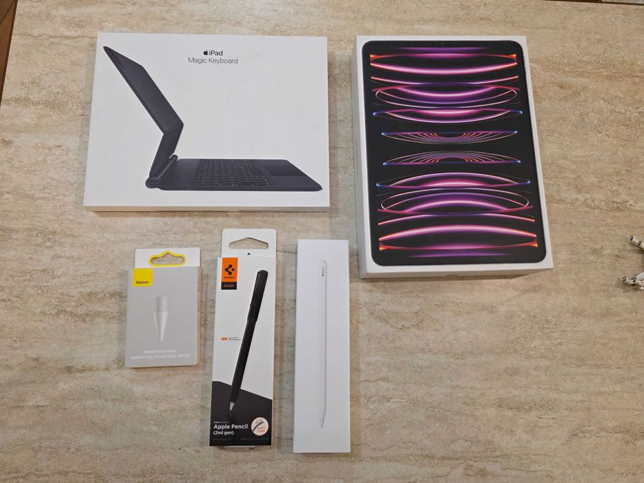 IPad Pro 11" M2 4.gen 256GB Wi-Fi + Magic Keyboard + Pencil 2