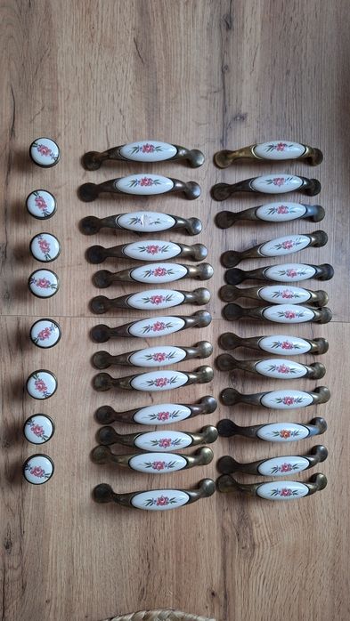 Stylowe uchwyty do mebli kuchennych 96 mm