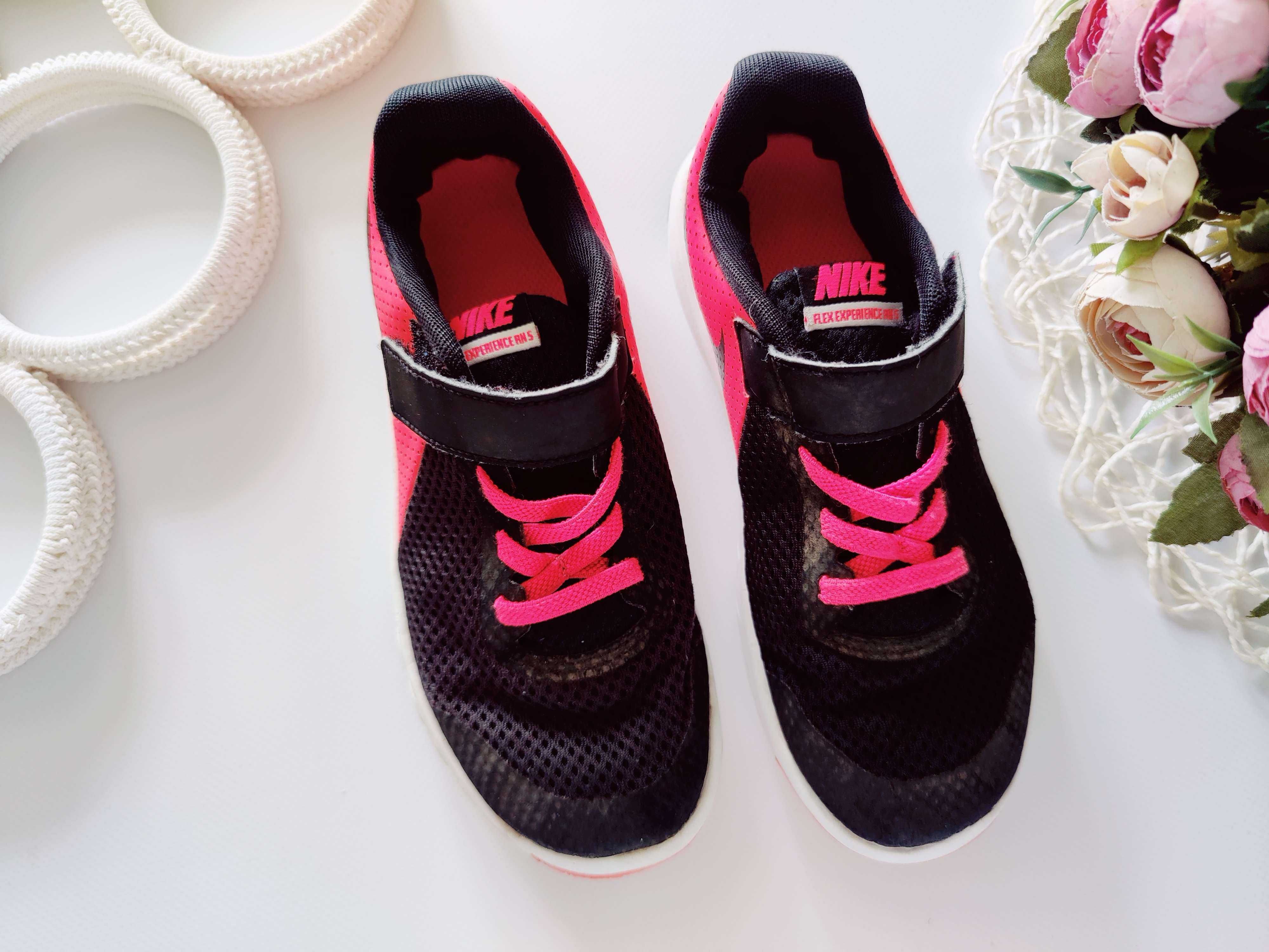 оригінал Nike (Найк) 31 (20,5см) Легкі кросівки для дівчинки кроссовки