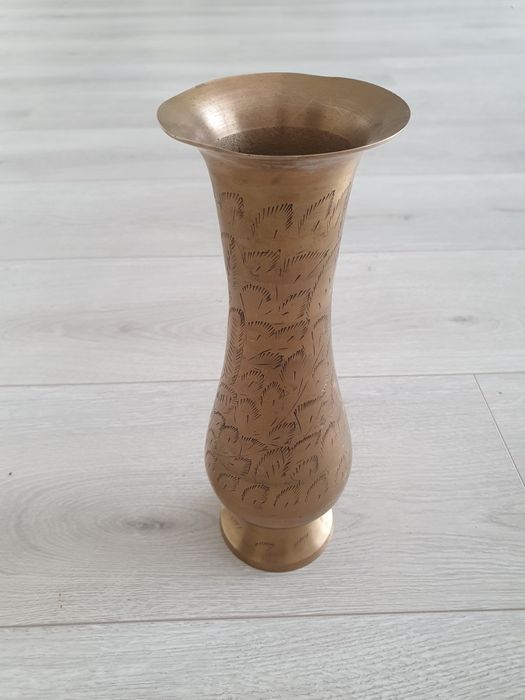 Sprzedam mosiężny wazonik 26cm.