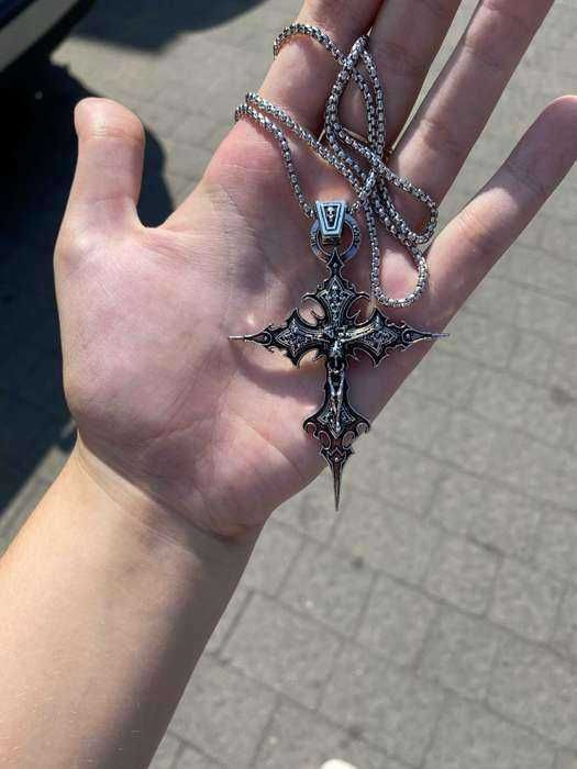 Цепочка с подвеской в виде готического креста Dante