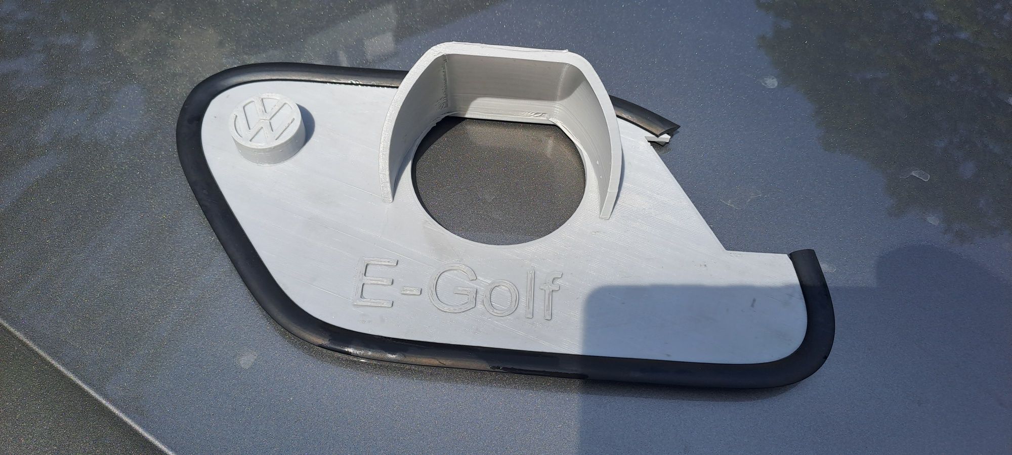 Додатковий захист лючка зарядки Е гольф e-golf