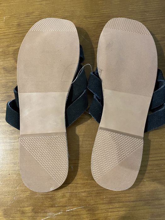 Chinelos novos - 38