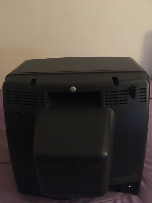Vendo TV Sanyo em bom estado