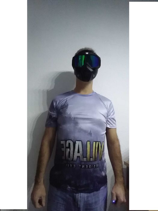 T-Shirt Resident Evil Village Castle Dimitrescu