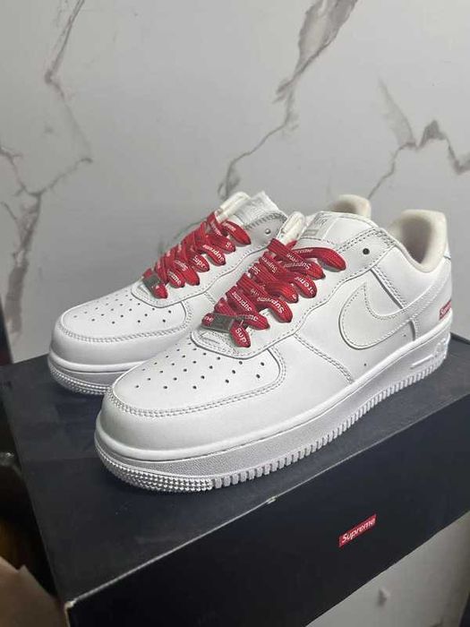 Nike Air Force 1 Low Supreme White R.38.5