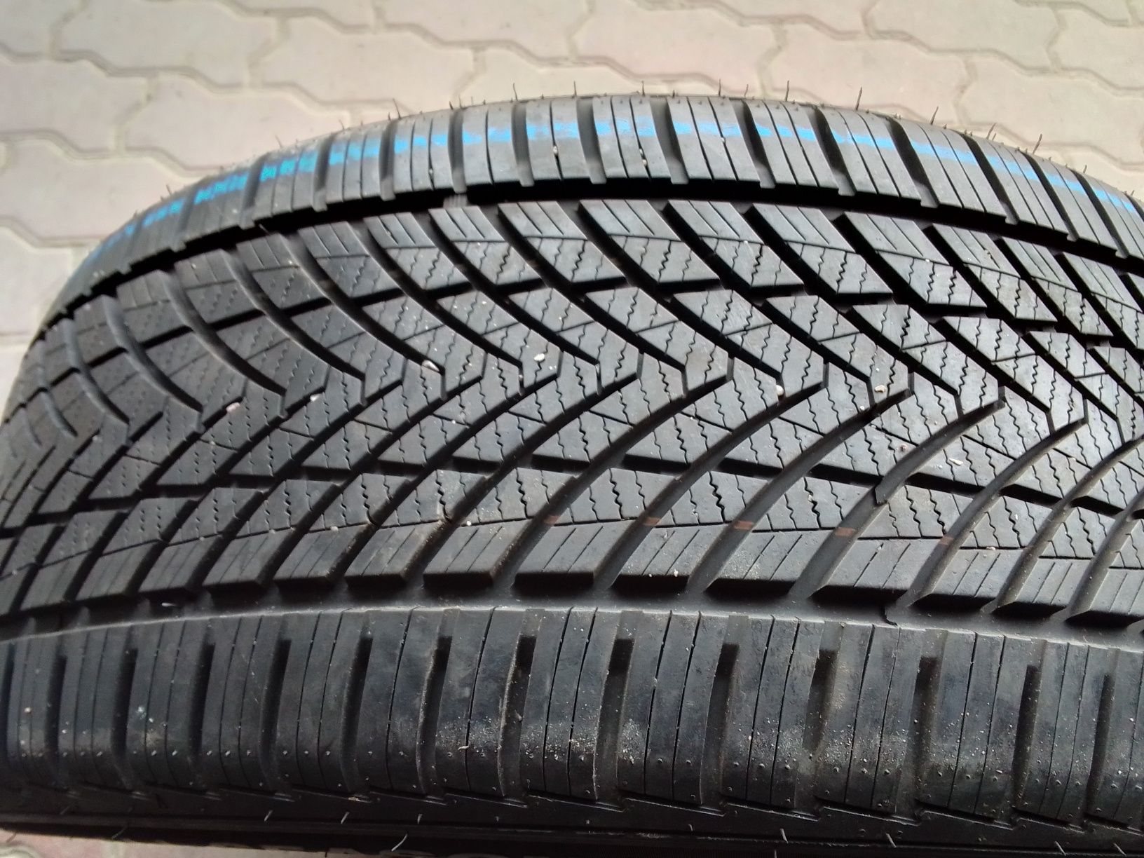 Opona wielosezonowa 245/45r18 TRACMAH 2020r 7.5mm