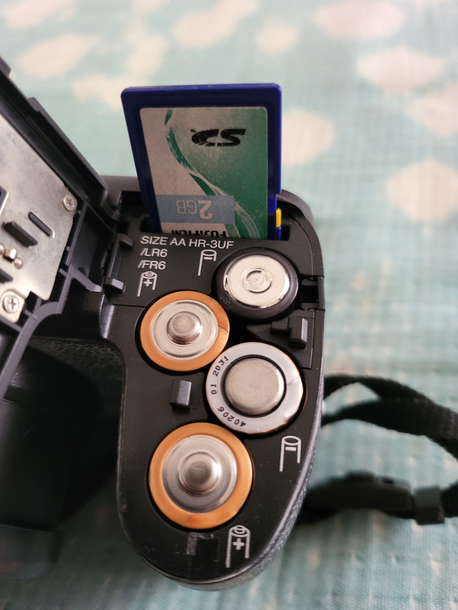 Máquina fotográfica FUJIFILM FINEPIX S1500+ bolsa de protecção Beje