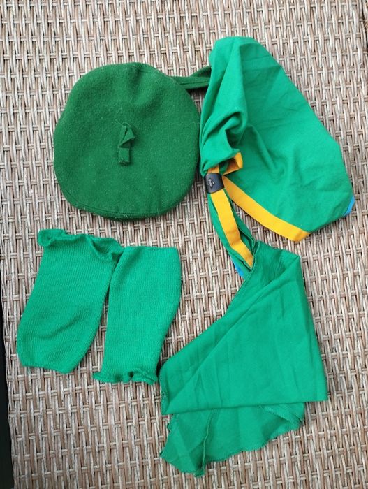 Beret zuchowy harcerski zielony getry chusta
