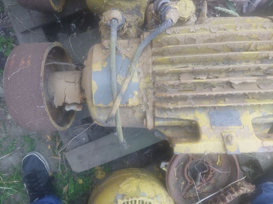 Sprawne Silniki elektryczne, wyciągarka   5,5 kW 17 kW Cena 3 zł za kg