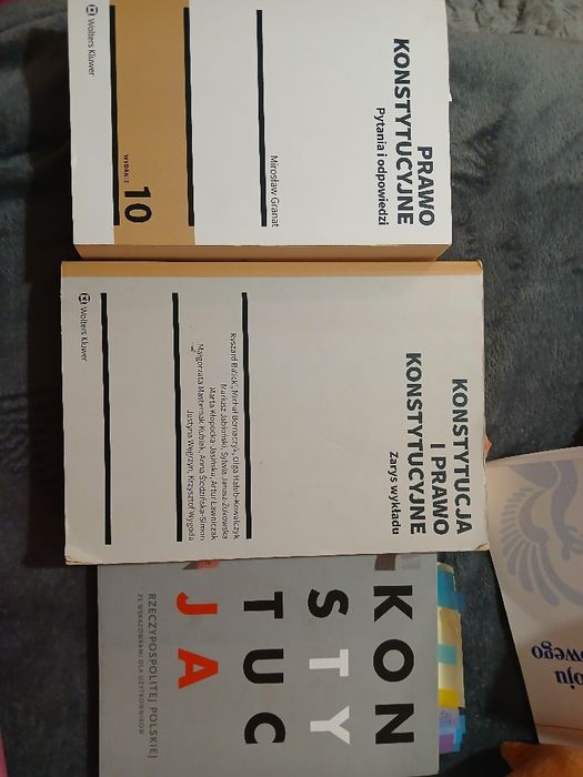 Sprzedam książki na 1 rok prawa