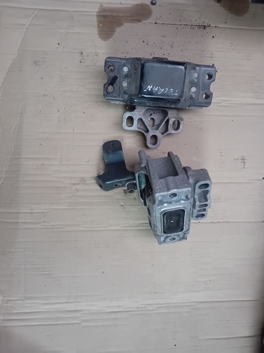 VW Touran Seat Leon II łada poduszka silnika skrzyni biegów