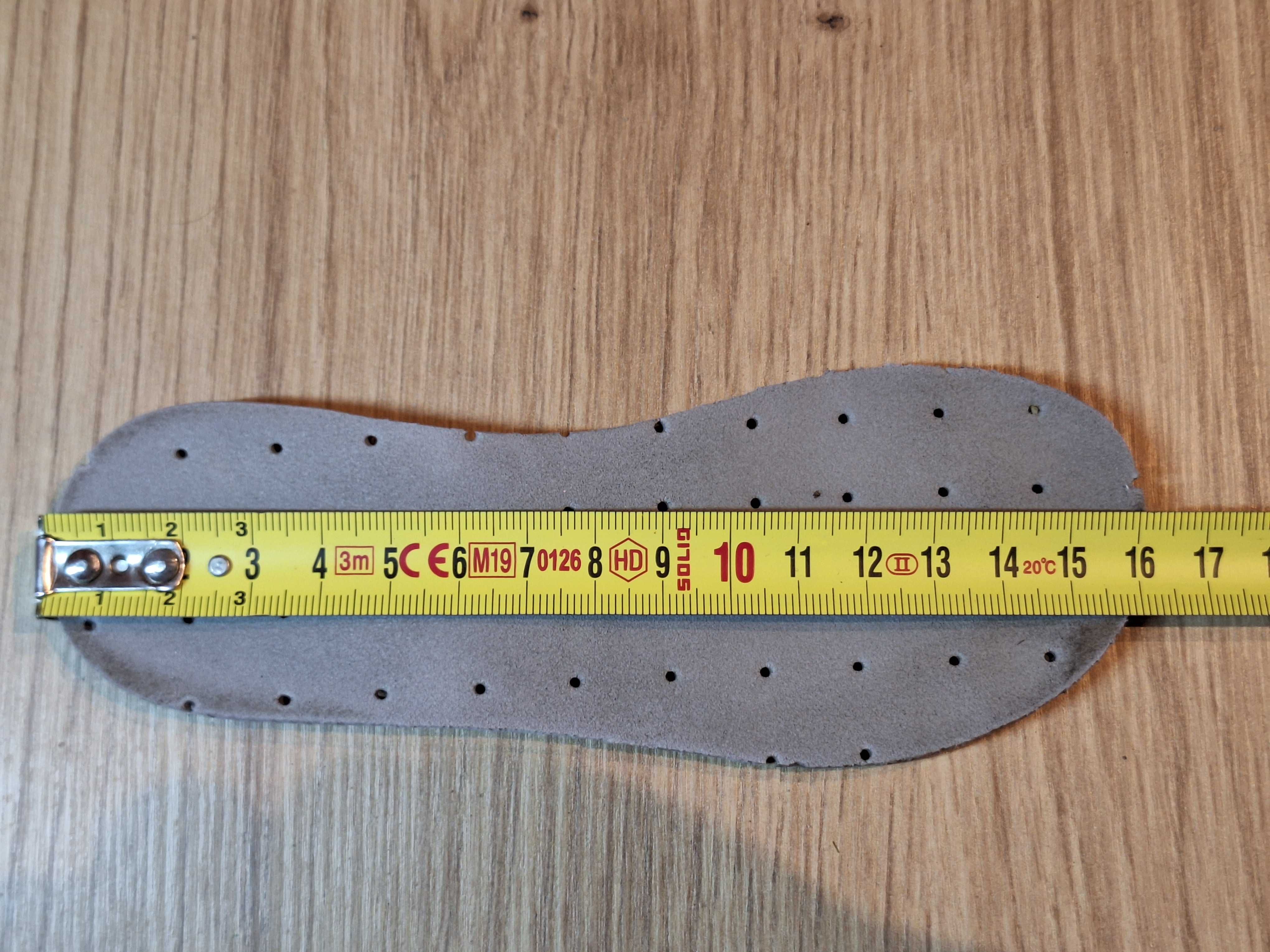 Buty dziecięce Quechua (Decathlon) rozm. 25