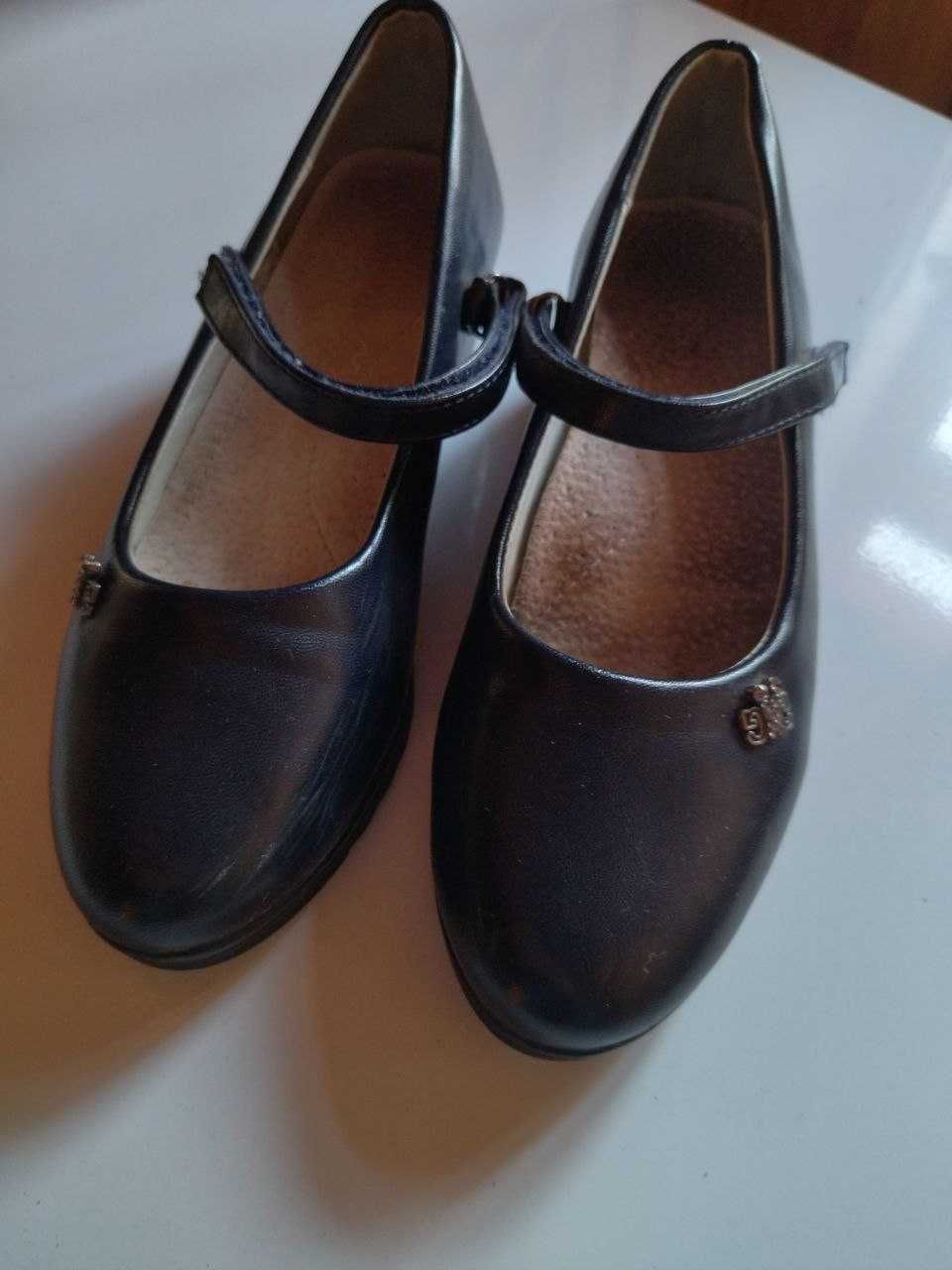 Темно-синие туфли для девочки, 36 размер