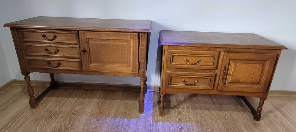 Zestaw dwóch drewnianych szafek (komody) w stylu rustykalnym
