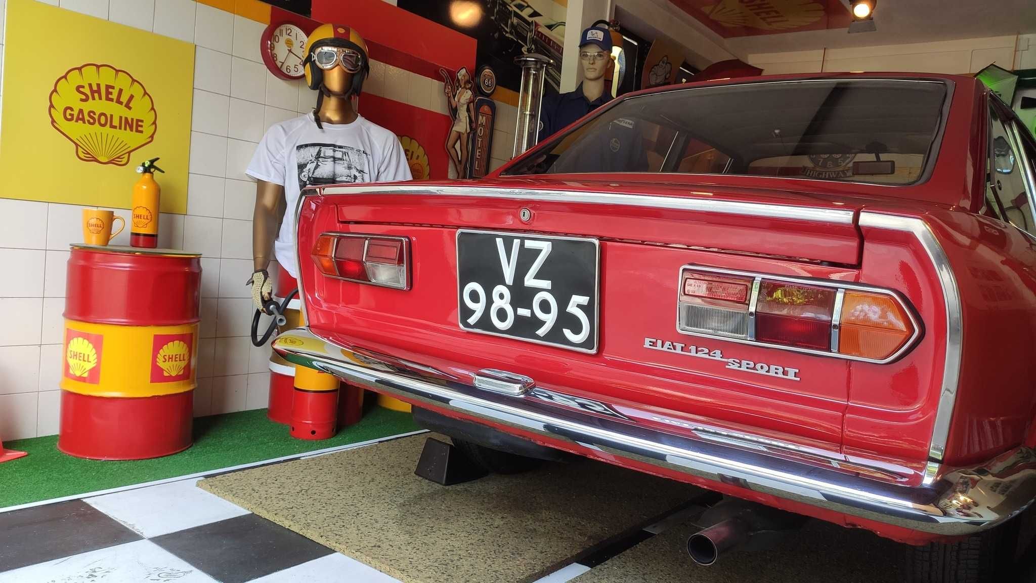 Carro de coleção antigo