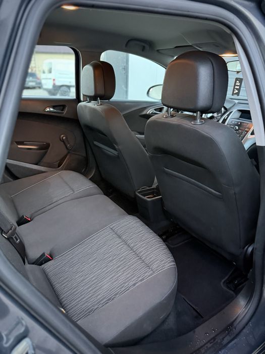 opel astra j 1.7 diesel; 170 tyś niski przebieg; hak