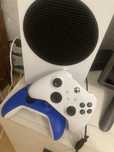Xbox s 2 контролера