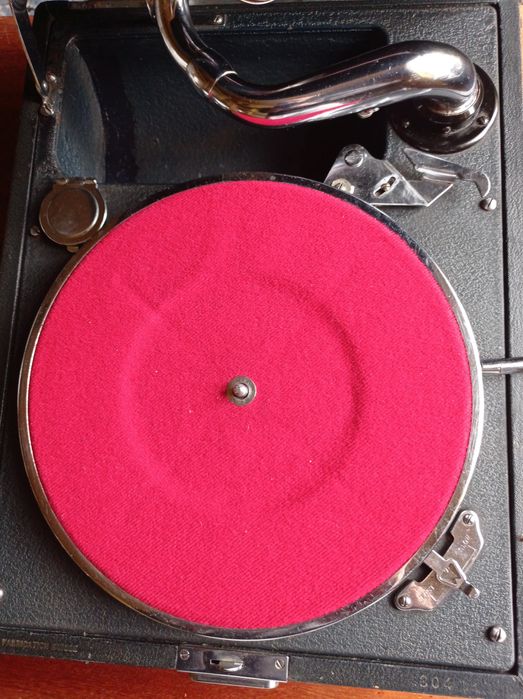 Patefon (gramofon) walizkowy) Thorens