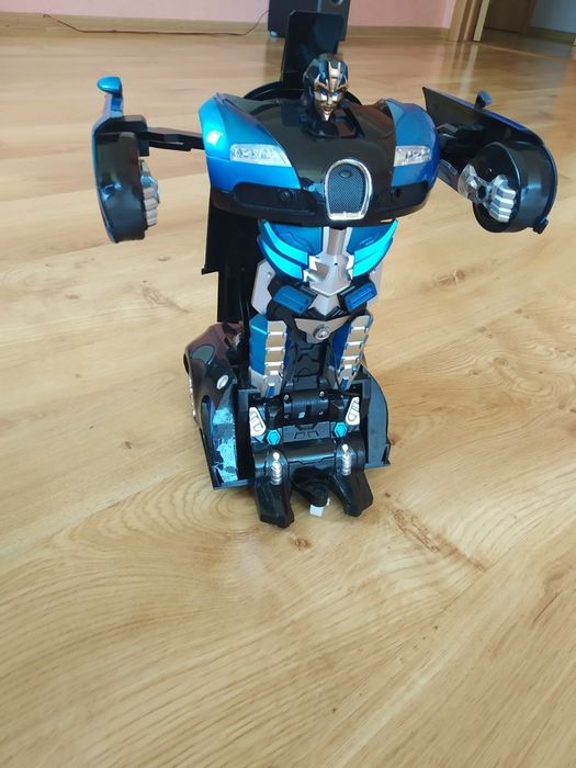 Крутая машинка-робот трансформер на пульте управления свет звук