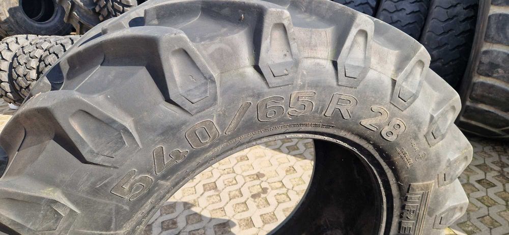 540/65r28 540/65-28 Galaxy Pirelli 80% bieżnik