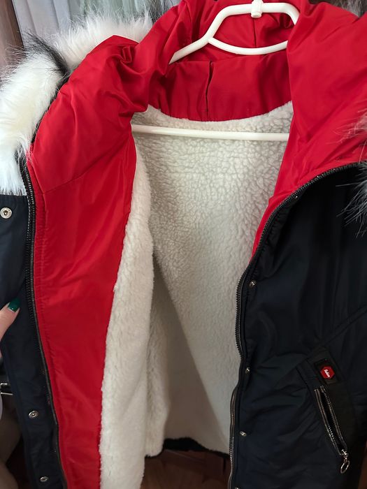 Зимовий теплий  пуховик розмір 48