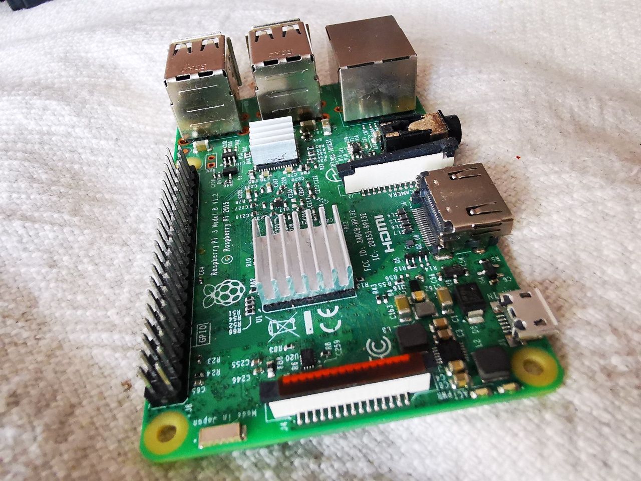 Raspberry Pi 3 Model B z oryginalną obudową – bardzo dobry stan