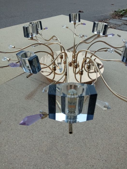 Продам люстру...