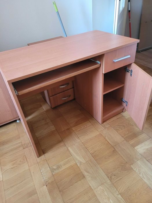 Biurko młodzieżowe